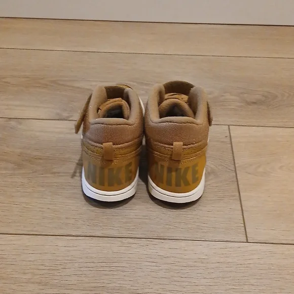 Nike Court Borough Mid Top Sneakers - Picture 4 of 5